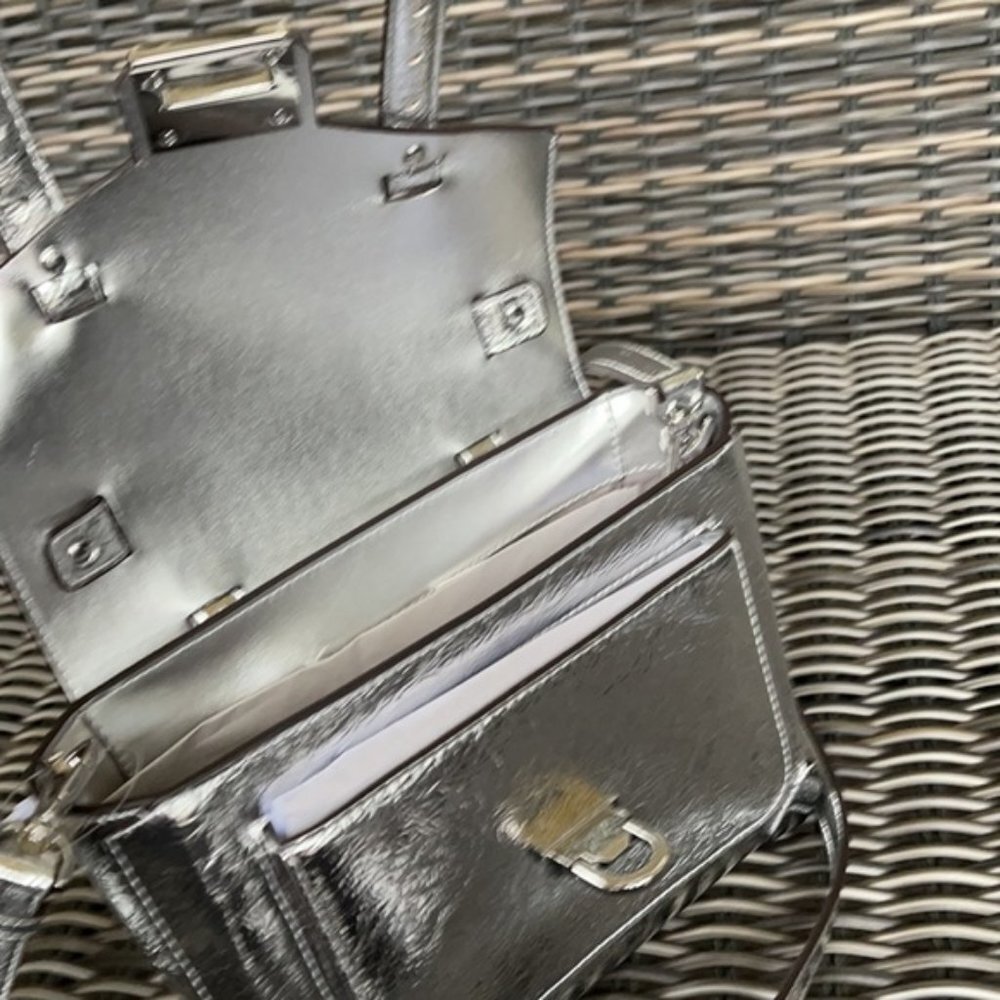 Michael Kors Manhattan Medium School Satchel - Picture 7 of 16
